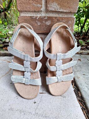Vionic AMBER Silver Metallic Flat Sandals 9 White Squares